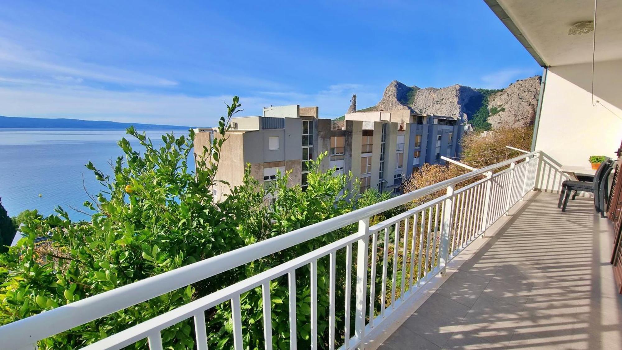 Apartment Merica Omis Exterior photo